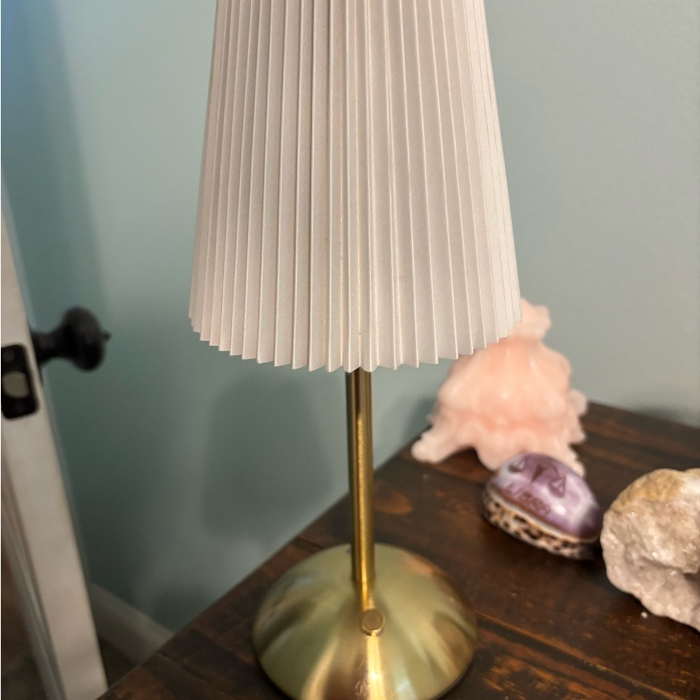 Elegant Gold and White Table Lamp